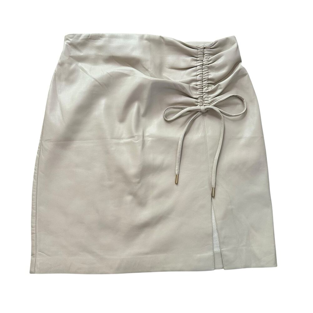 House of Harlow 1960 cream faux leather mini skirt size M